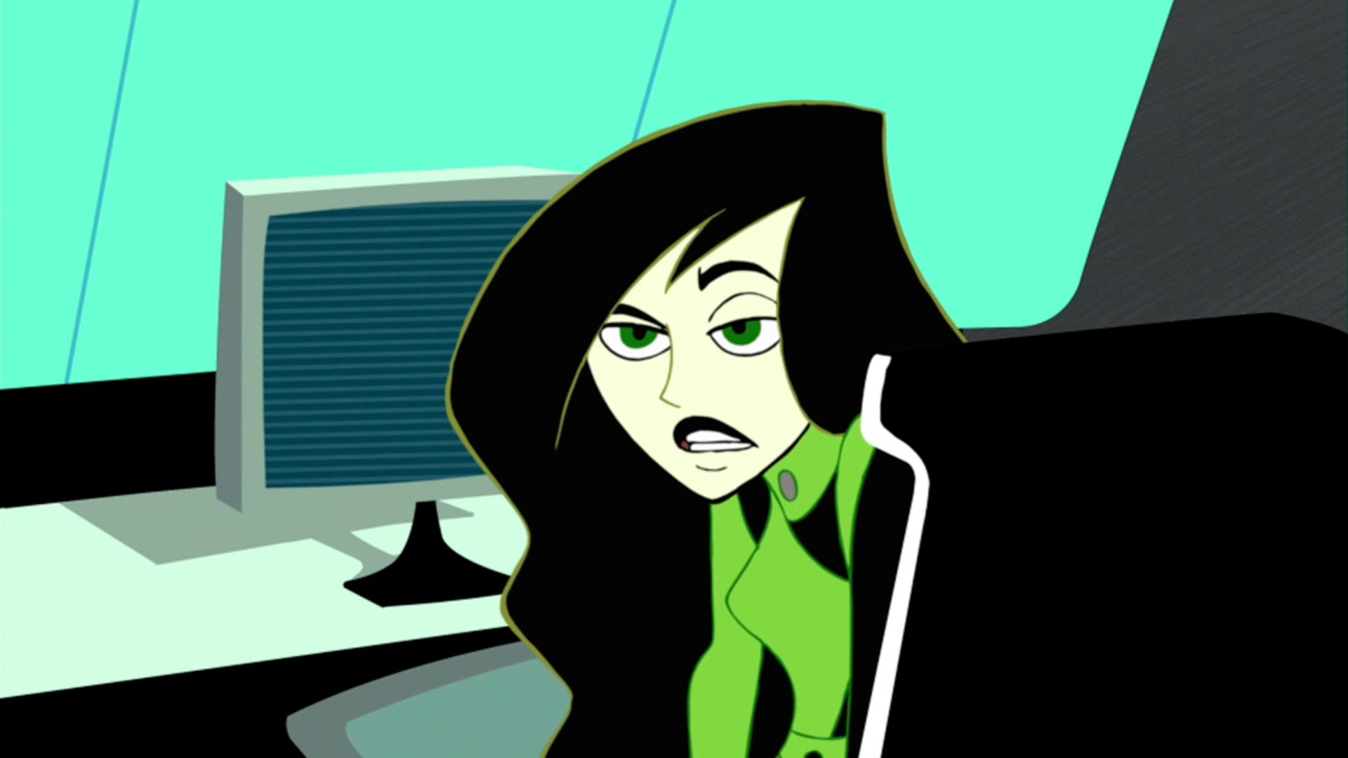 Señor Senior Jr. breaks Shego out of prison for a caper he hopes will be......